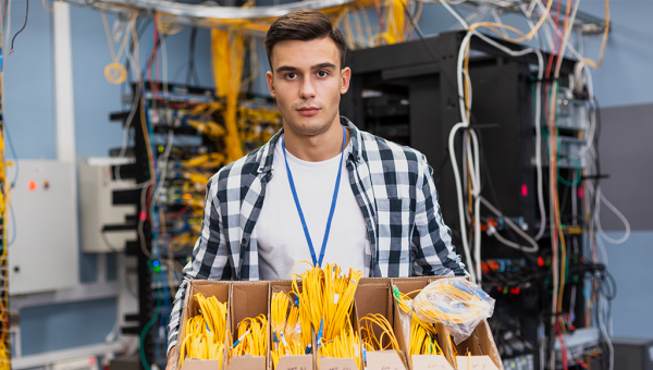 The Top Advantages of Fiber Optic Networks for Businesses and Homes